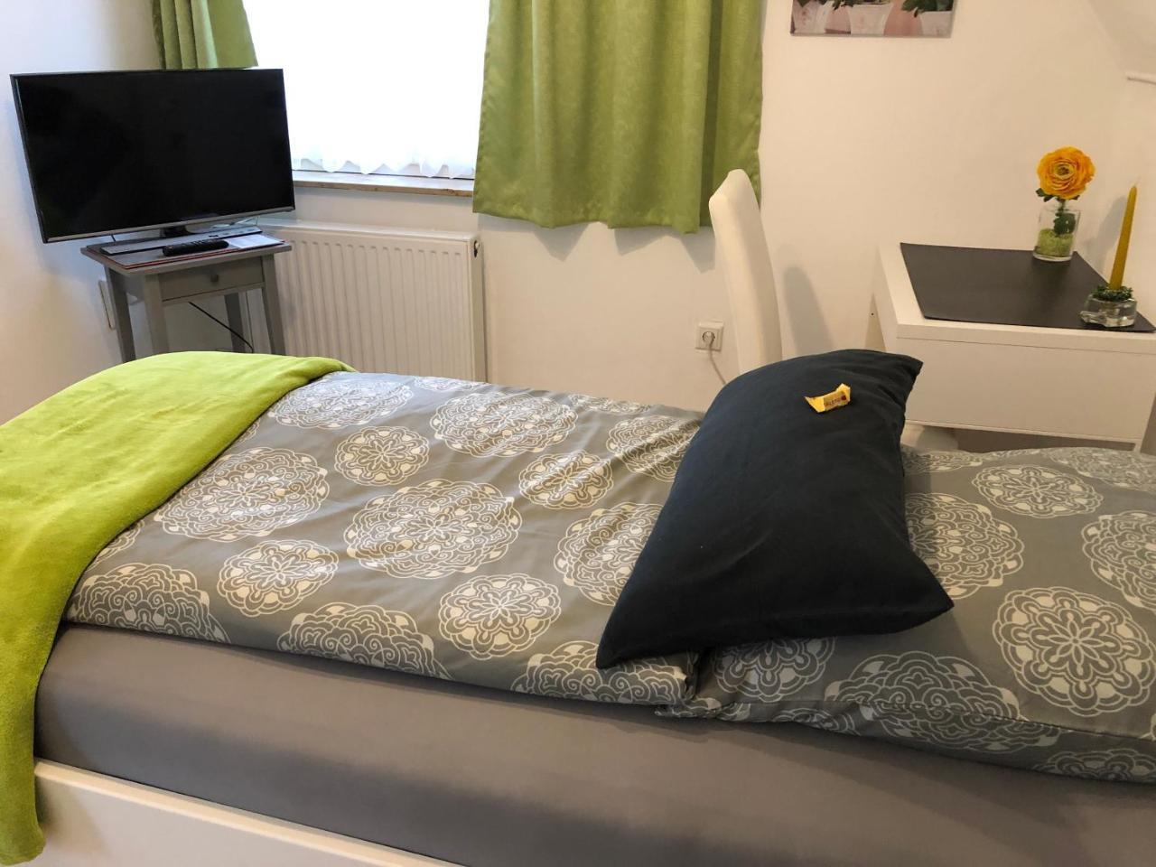 Hotel Messezimmer 4U Düsseldorf Zewnętrze zdjęcie